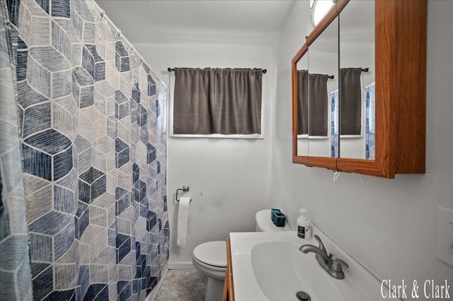 6037 Hughes Road, Lansing, MI 48911