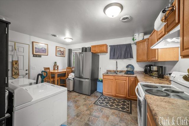 6037 Hughes Road, Lansing, MI 48911