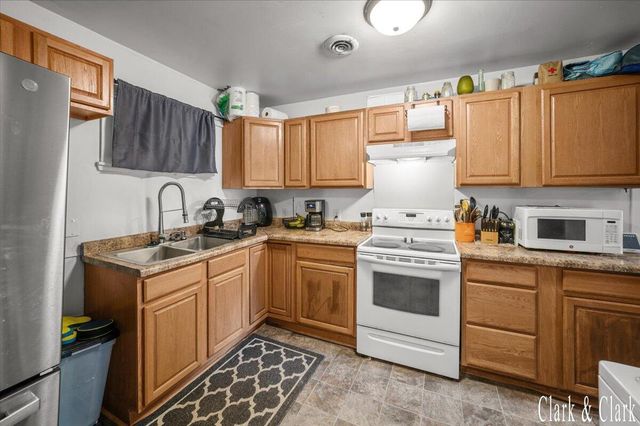 6037 Hughes Road, Lansing, MI 48911