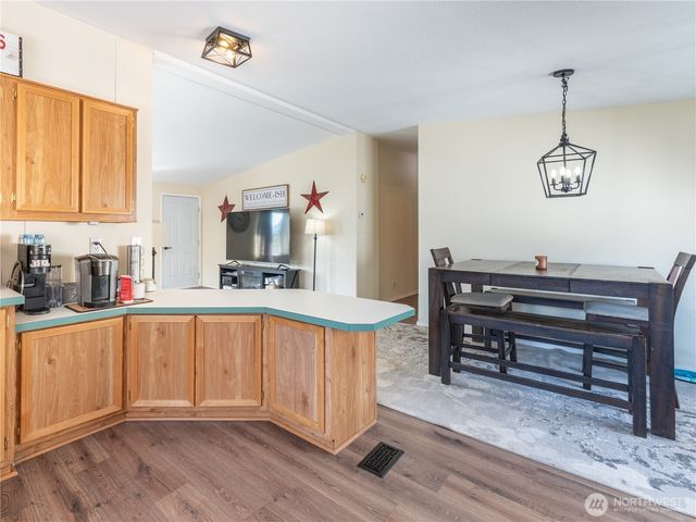 105 3rd Street SW, Rock Island, WA 98850