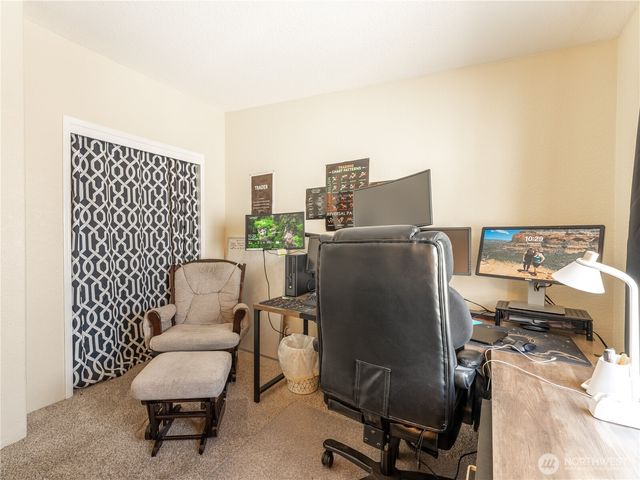 105 3rd Street SW, Rock Island, WA 98850