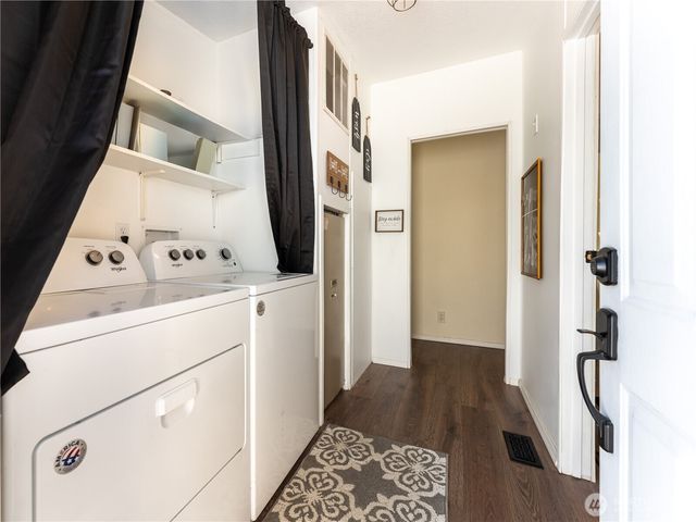 105 3rd Street SW, Rock Island, WA 98850