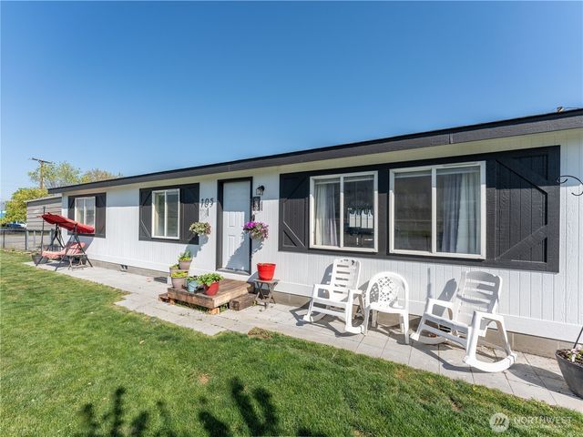 105 3rd Street SW, Rock Island, WA 98850