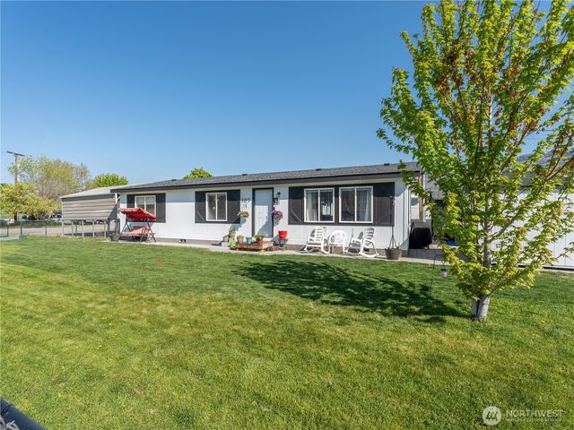 105 3rd Street SW, Rock Island, WA 98850