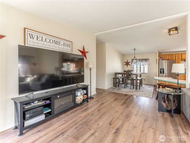 105 3rd Street SW, Rock Island, WA 98850