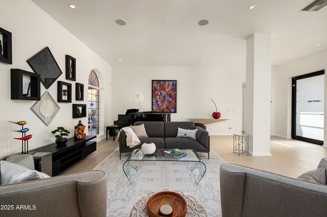 9175 N 82ND Street, Scottsdale, AZ 85258