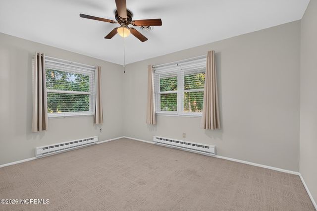 11 Kentucky Way, Whiting, NJ 08759