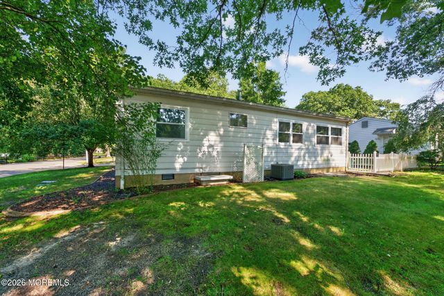 11 Kentucky Way, Whiting, NJ 08759