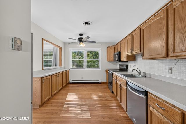 11 Kentucky Way, Whiting, NJ 08759