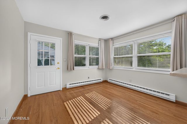 11 Kentucky Way, Whiting, NJ 08759