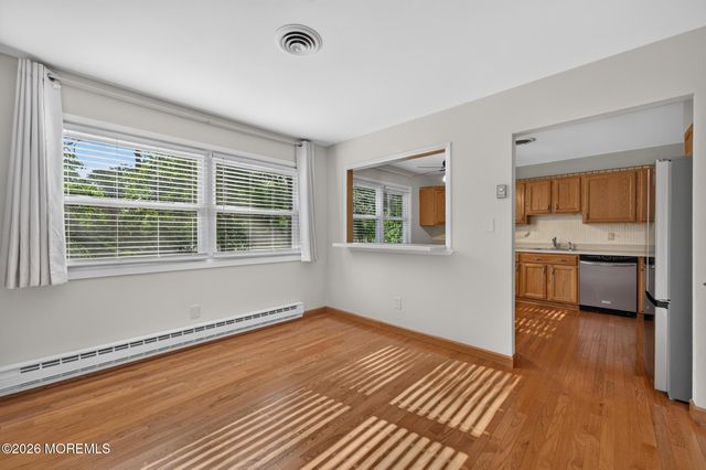 11 Kentucky Way, Whiting, NJ 08759