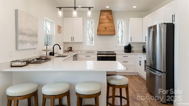 65 Thumper Trail, Waynesville, NC 28785