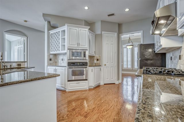 6533 Riveredge Drive, Plano, TX 75024