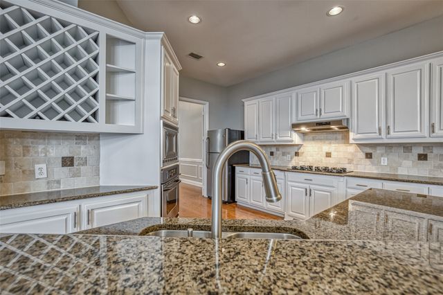 6533 Riveredge Drive, Plano, TX 75024