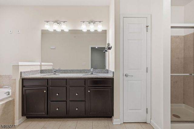 1424 Hudson Cir, Highland Park Boro, NJ 08904