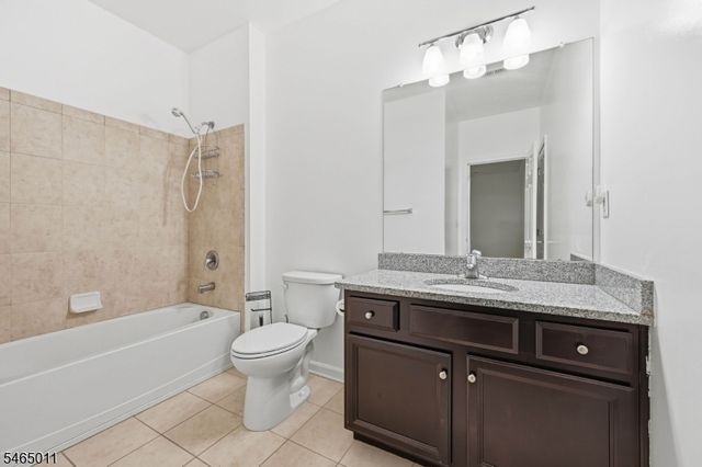 1424 Hudson Cir, Highland Park Boro, NJ 08904