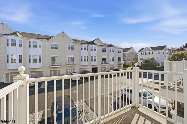 1424 Hudson Cir, Highland Park Boro, NJ 08904
