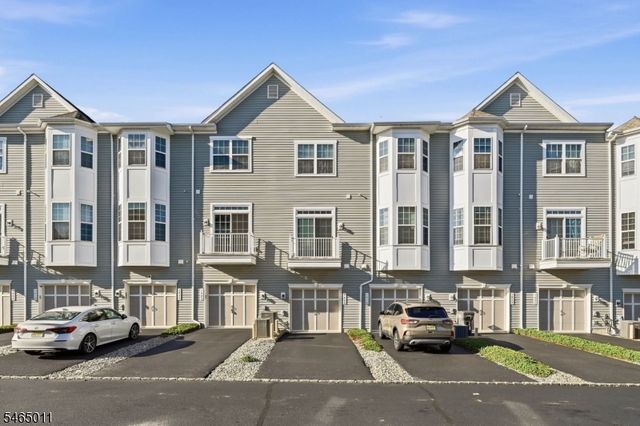 1424 Hudson Cir, Highland Park Boro, NJ 08904