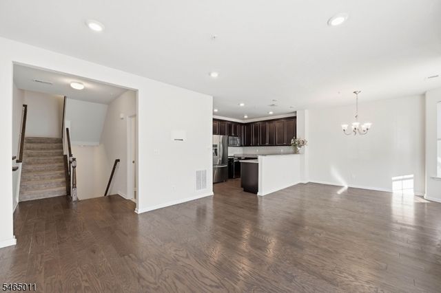1424 Hudson Cir, Highland Park Boro, NJ 08904