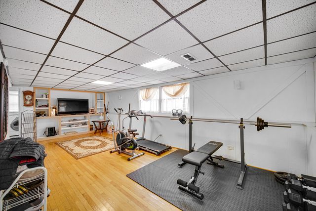 7934 W Park Avenue, Niles, IL 60714