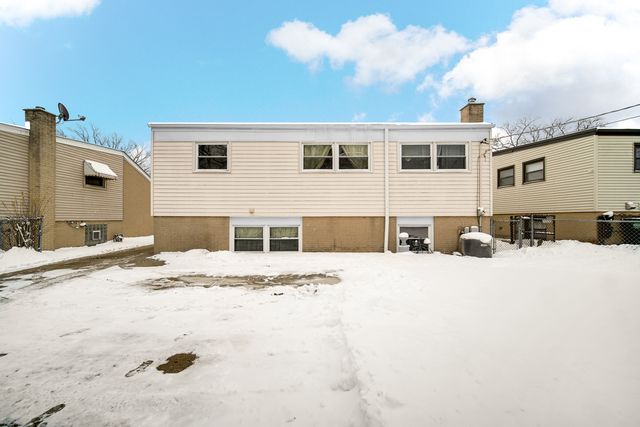 7934 W Park Avenue, Niles, IL 60714