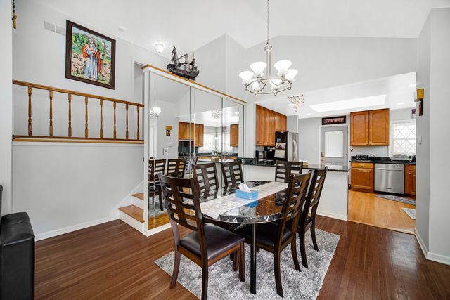 7934 W Park Avenue, Niles, IL 60714