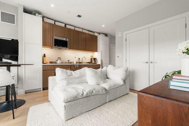 100 Shawmut Ave 908, Boston, MA 02118