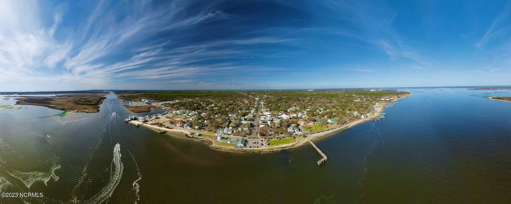 Image 11 of property listing at 1676 N Howe Street, Saint James, NC 28461