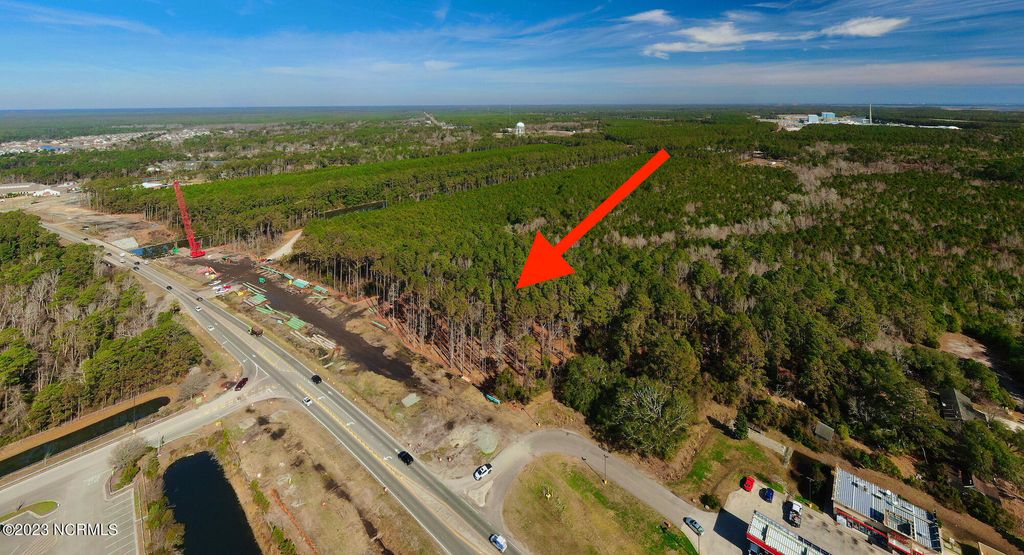 Image 3 of property listing at 1676 N Howe Street, Saint James, NC 28461