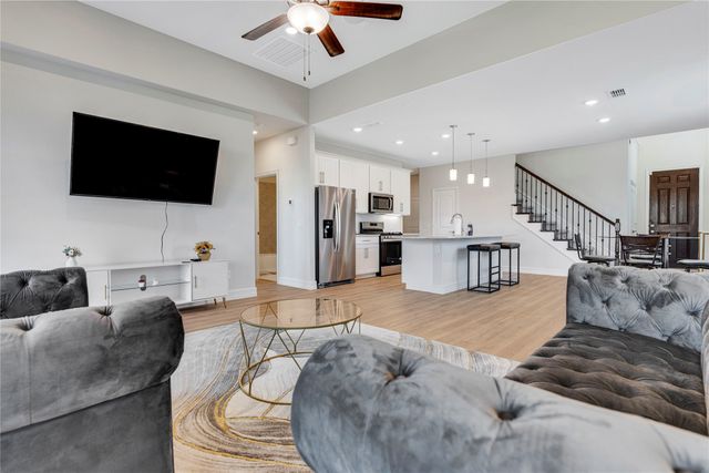 741 Creekwater Lane, Garland, TX 75043