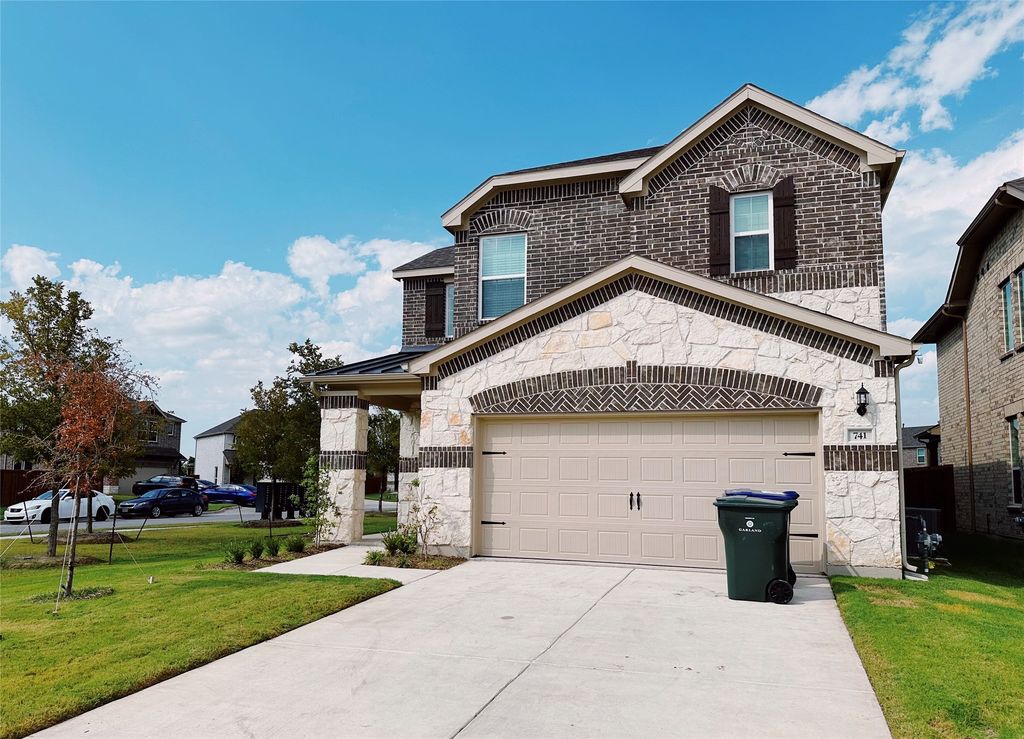 741 Creekwater Lane, Garland, TX 75043