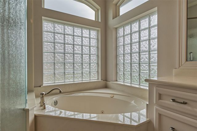12336 Oak Bend Circle, Conroe, TX 77304