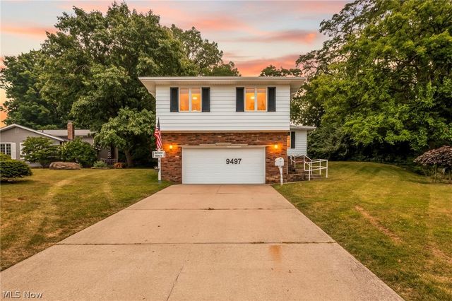 9497 Idlewood Drive, Brooklyn, OH 44144