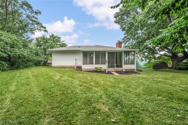 9497 Idlewood Drive, Brooklyn, OH 44144