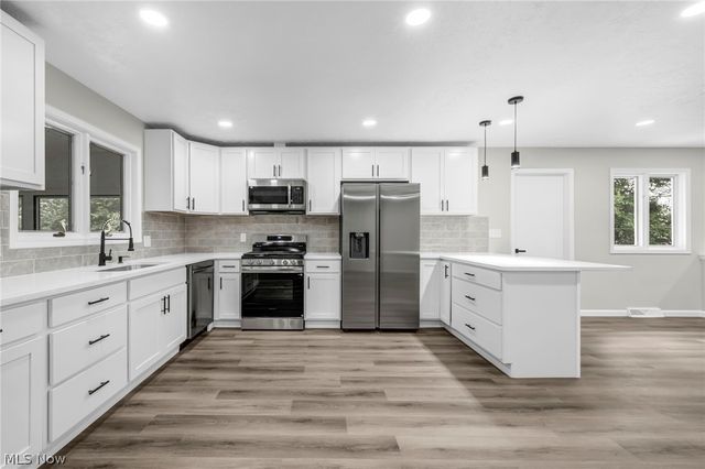 9497 Idlewood Drive, Brooklyn, OH 44144