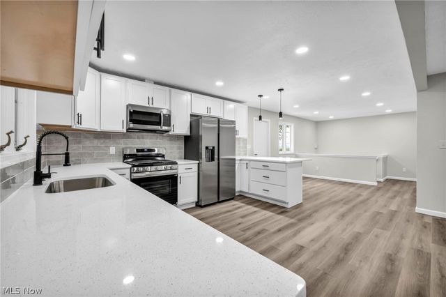 9497 Idlewood Drive, Brooklyn, OH 44144
