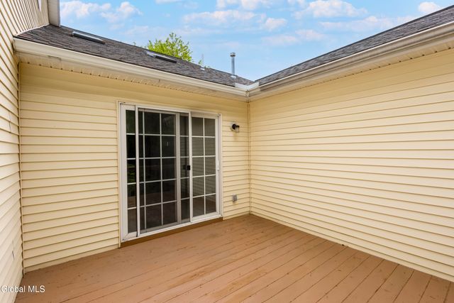 22 Brook Street, East Greenbush, NY 12144