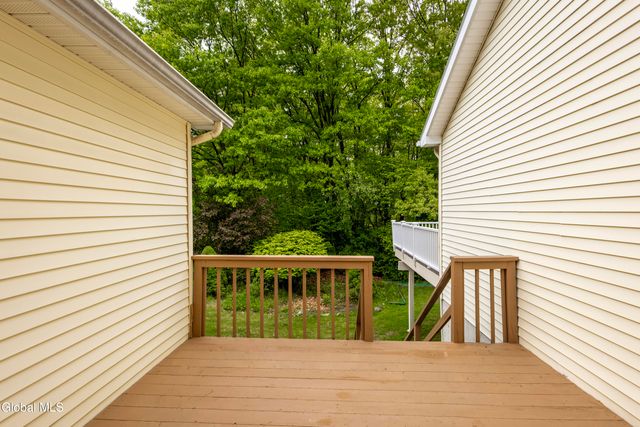 22 Brook Street, East Greenbush, NY 12144