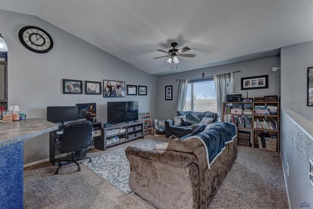 317 BEAR TOOTH DR, Box Elder, SD 57719