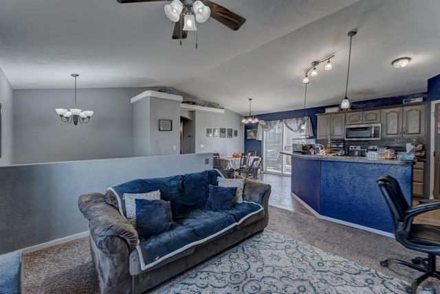 317 BEAR TOOTH DR, Box Elder, SD 57719