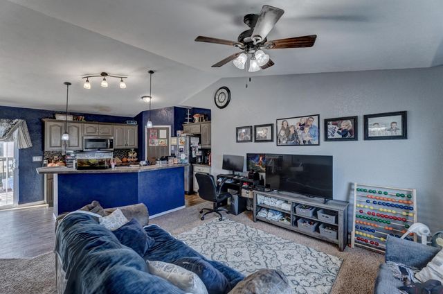 317 BEAR TOOTH DR, Box Elder, SD 57719