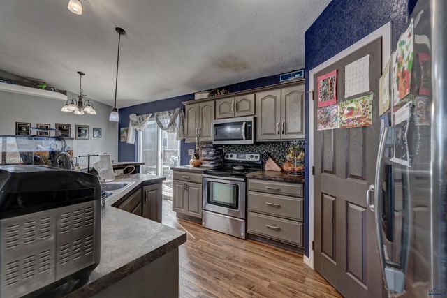 317 BEAR TOOTH DR, Box Elder, SD 57719