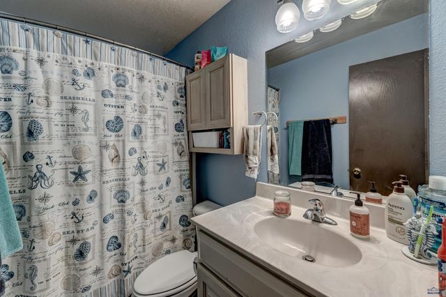 317 BEAR TOOTH DR, Box Elder, SD 57719