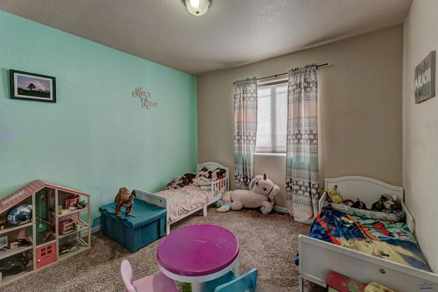 317 BEAR TOOTH DR, Box Elder, SD 57719