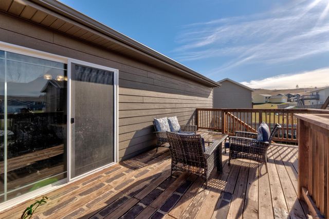 317 BEAR TOOTH DR, Box Elder, SD 57719