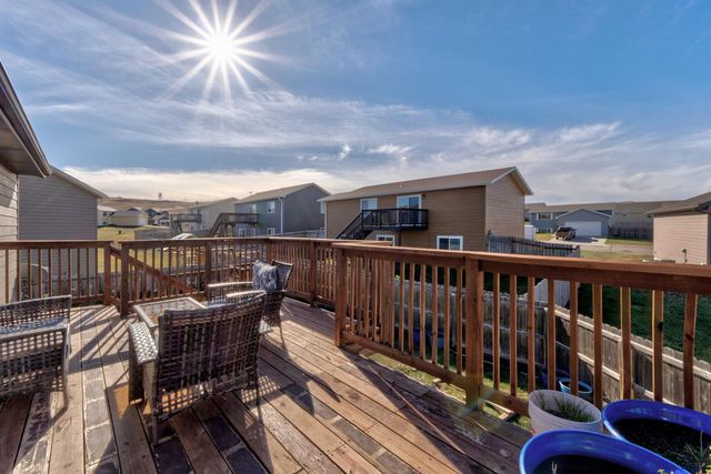 317 BEAR TOOTH DR, Box Elder, SD 57719