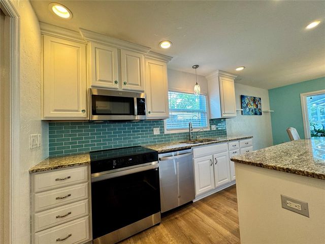 4124 PINAR DRIVE, Bradenton, FL 34210