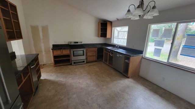 3080 Board Shanty Road, Grants Pass, OR 97527
