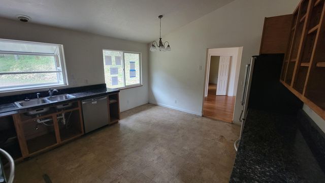 3080 Board Shanty Road, Grants Pass, OR 97527