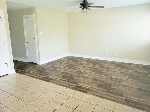 819 Lightningbug Lane, Conroe, TX 77301